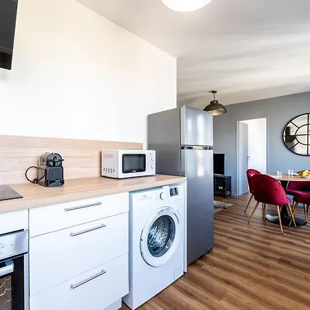 Esprit Marvel: 2 Chambres- Fibre- Balcon- Parking *