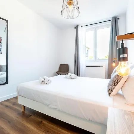 Esprit Marvel: 2 Chambres- Fibre- Balcon- Parking Апартаменти *
