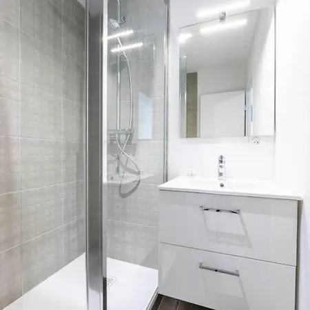 Esprit Marvel: 2 Chambres- Fibre- Balcon- Parking